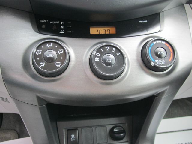 Toyota RAV4 2010 photo 9