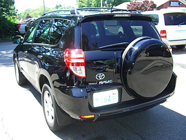 Toyota RAV4 ES LX SUV