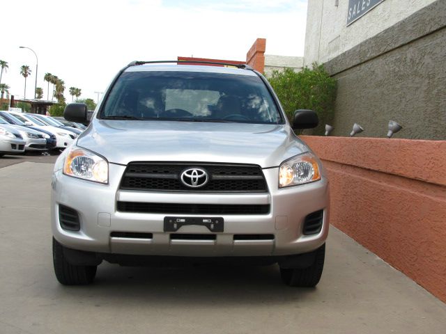 Toyota RAV4 2010 photo 2