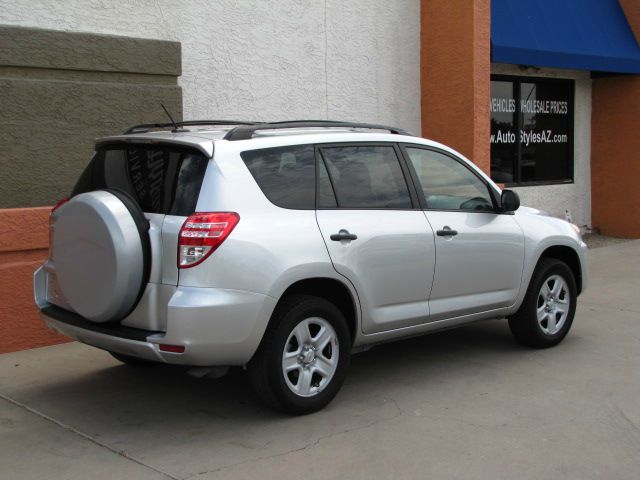 Toyota RAV4 2010 photo 3