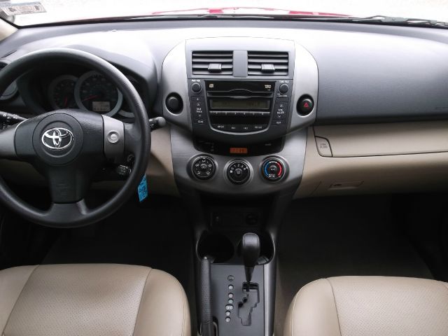 Toyota RAV4 2011 photo 4