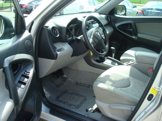 Toyota RAV4 2011 photo 4