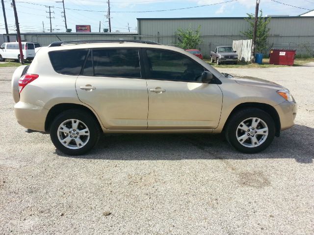Toyota RAV4 2011 photo 2
