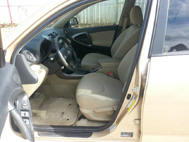 Toyota RAV4 2011 photo 3