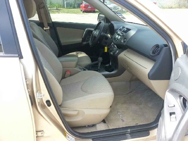 Toyota RAV4 2011 photo 4