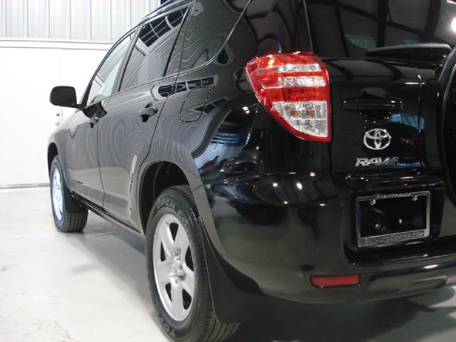 Toyota RAV4 2011 photo 1