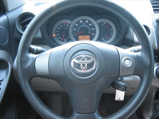 Toyota RAV4 2011 photo 1