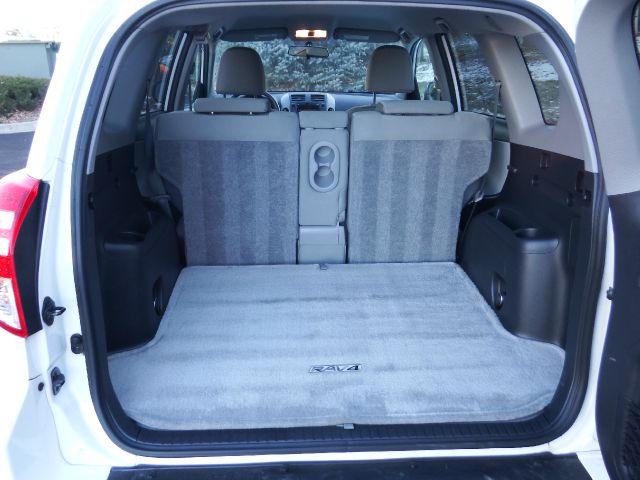 Toyota RAV4 2011 photo 4