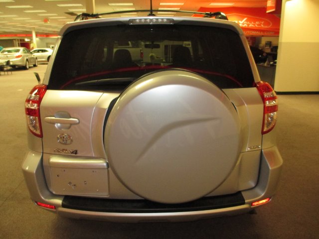 Toyota RAV4 2011 photo 3