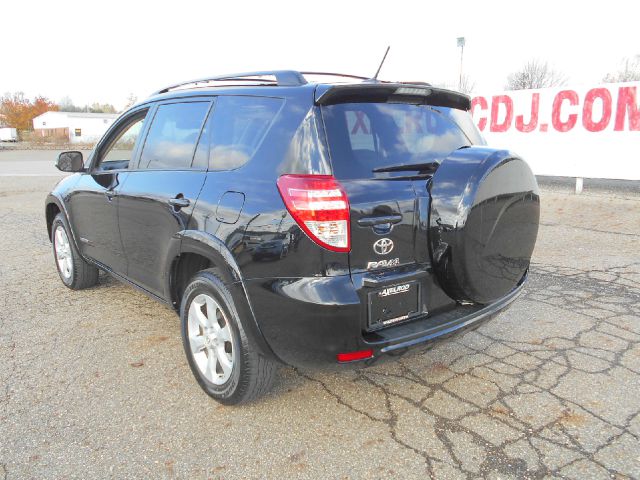 Toyota RAV4 2011 photo 2