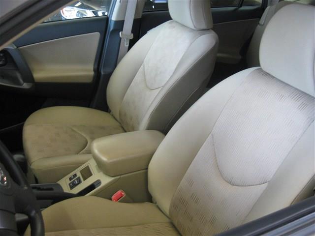 Toyota RAV4 2011 photo 13