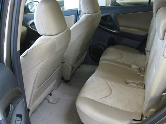 Toyota RAV4 2011 photo 14