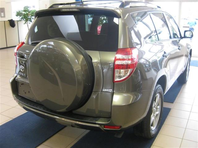 Toyota RAV4 2011 photo 19