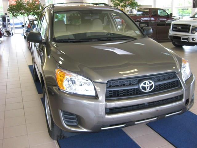 Toyota RAV4 2011 photo 2