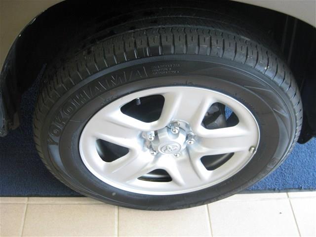 Toyota RAV4 2011 photo 24