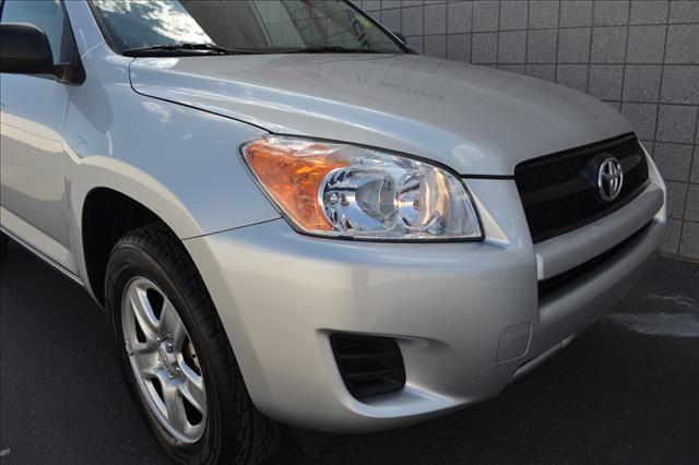 Toyota RAV4 2011 photo 4