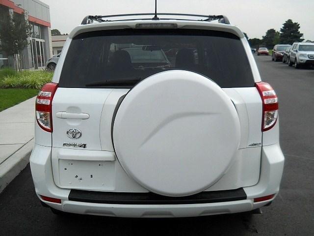Toyota RAV4 2011 photo 4