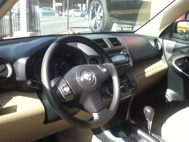 Toyota RAV4 2012 photo 4