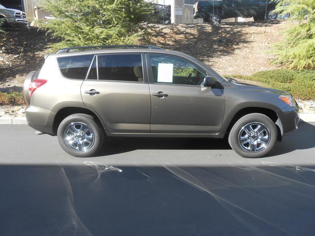 Toyota RAV4 2012 photo 2