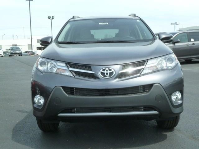 Toyota RAV4 SEL Sport Utility 4D SUV