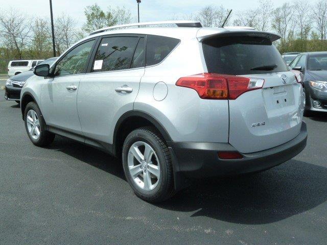 Toyota RAV4 2013 photo 3