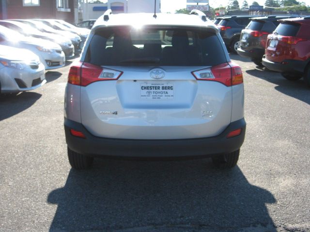 Toyota RAV4 2013 photo 4