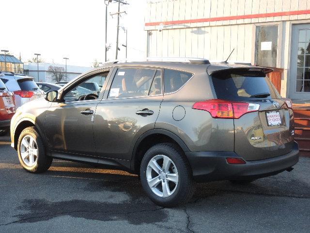 Toyota RAV4 2014 photo 3