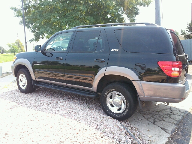 Toyota Sequoia 2001 photo 1