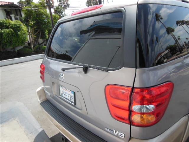 Toyota Sequoia 5DR WGN FWD SUV