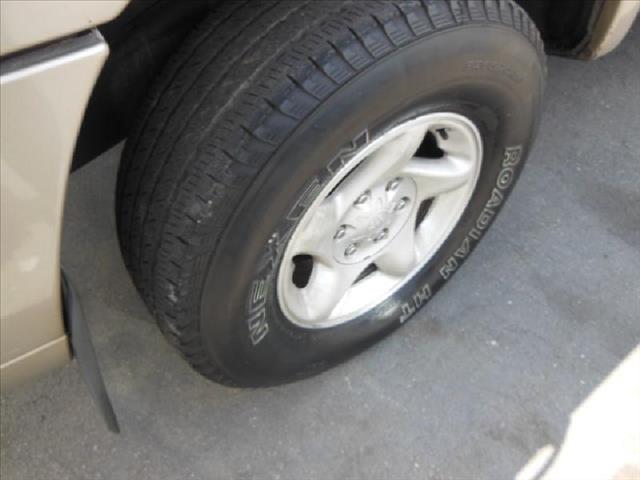 Toyota Sequoia 2001 photo 1