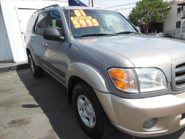 Toyota Sequoia 2001 photo 2