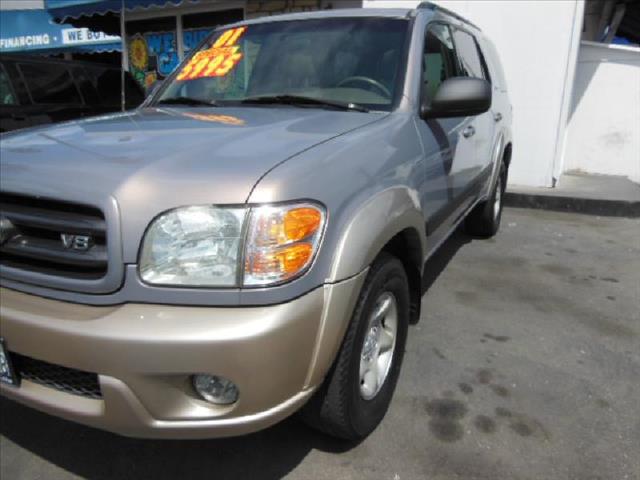 Toyota Sequoia 2001 photo 3