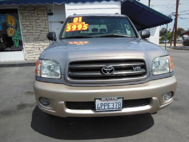 Toyota Sequoia 2001 photo 4