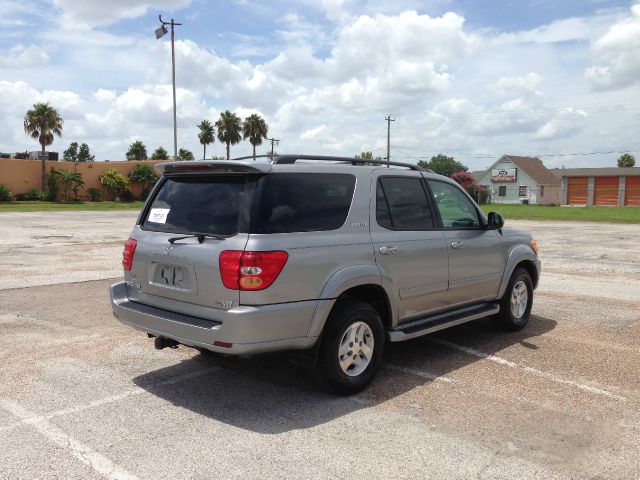 Toyota Sequoia 2001 photo 2