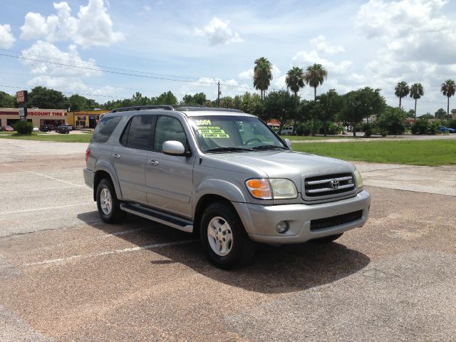 Toyota Sequoia 2001 photo 4