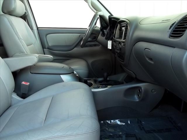 Toyota Sequoia 2001 photo 0