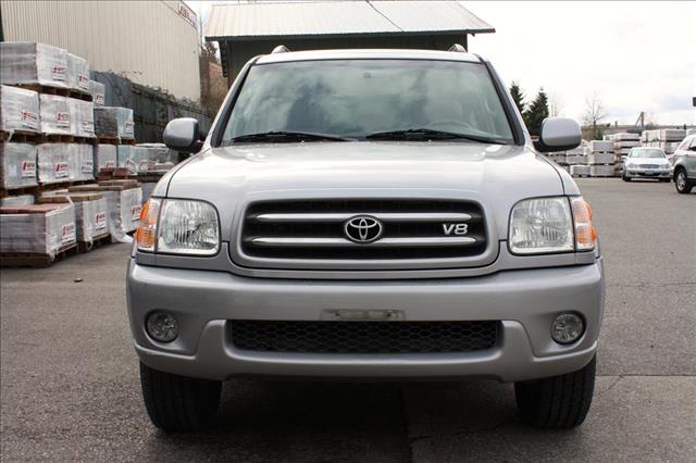 Toyota Sequoia 2001 photo 1