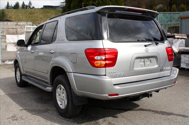 Toyota Sequoia 2001 photo 3