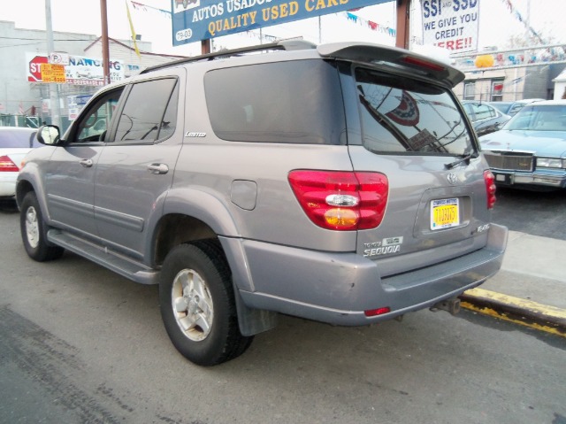 Toyota Sequoia 2001 photo 2