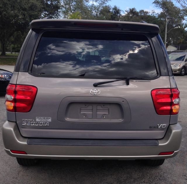 Toyota Sequoia 2001 photo 4