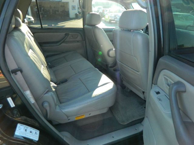 Toyota Sequoia 2001 photo 4