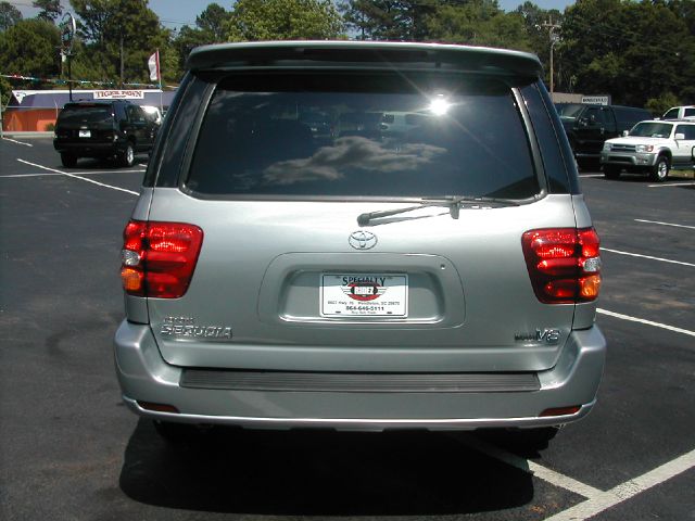 Toyota Sequoia 2002 photo 1
