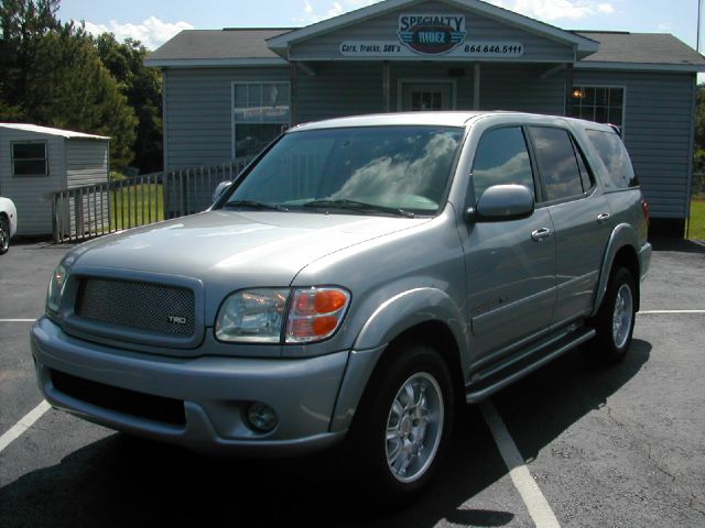 Toyota Sequoia 2002 photo 2