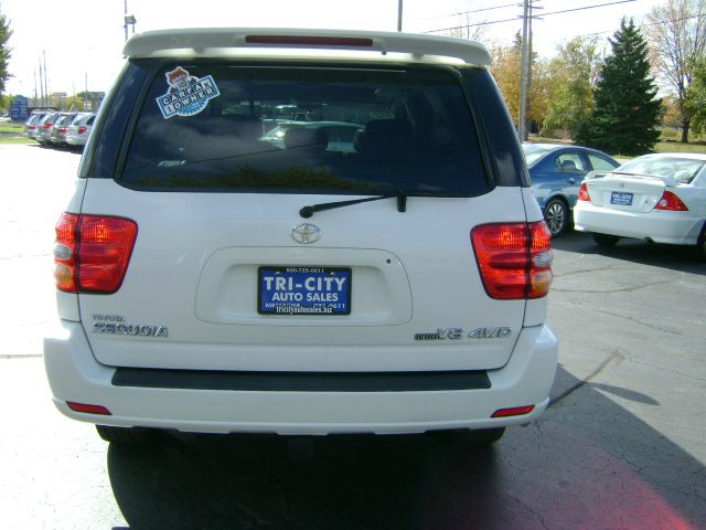 Toyota Sequoia 2002 photo 3