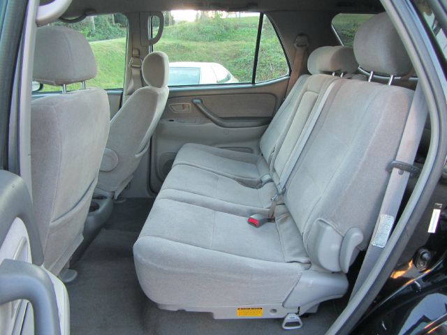Toyota Sequoia 2002 photo 0