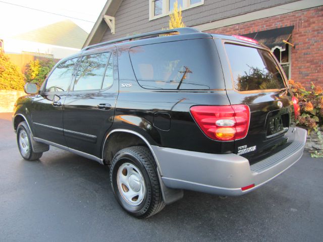 Toyota Sequoia 2002 photo 3
