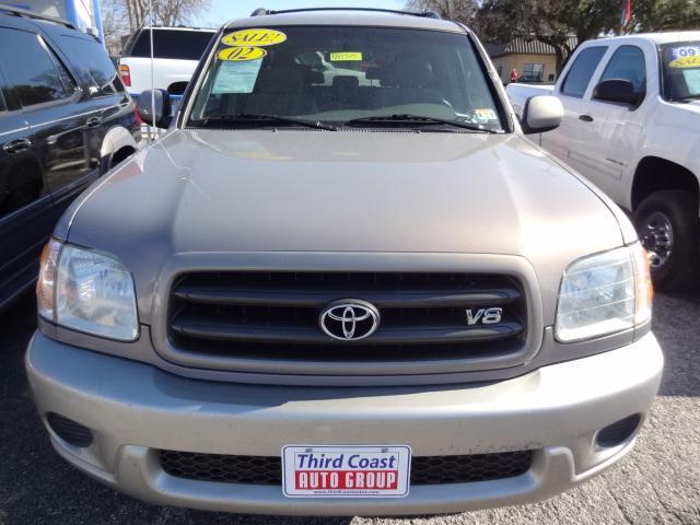 Toyota Sequoia 2002 photo 1