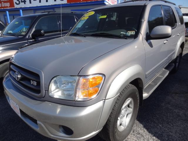 Toyota Sequoia 2002 photo 2