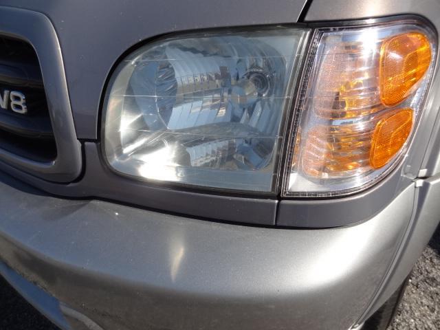 Toyota Sequoia 2002 photo 3