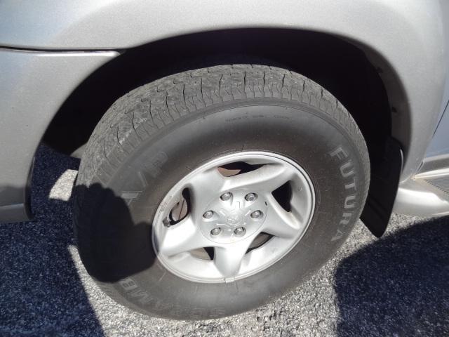 Toyota Sequoia 2002 photo 4